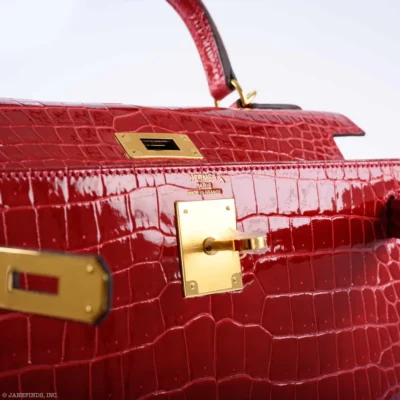 Hermès 2020 Kelly 28 Sellier Braise Shiny Porosus Crocodile logo1