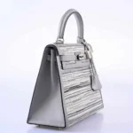 Hermès Rare Collectible 2001 Kelly 25 Sellier Gris Perle Box Calf & Vibrato Palladium Hardware Replica luxury handbag